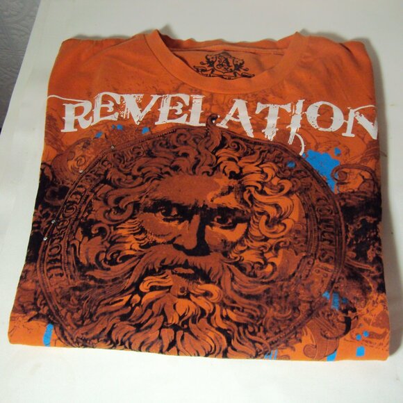 T-Shirt- Unique Graphics. - Picture 8 of 10